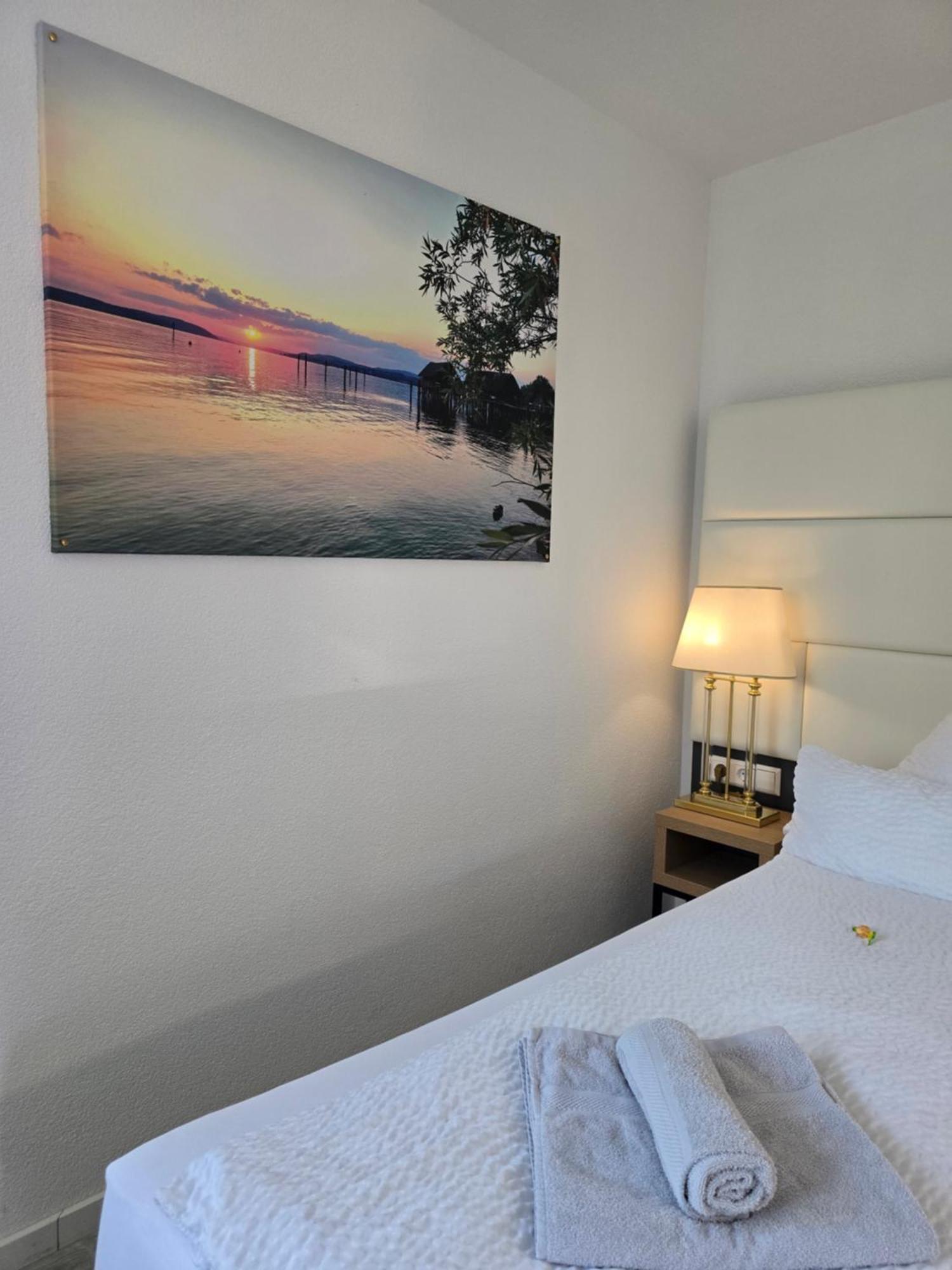 Bodensee Sunshine Zimmer & Apts. Uhldingen-Mühlhofen Zewnętrze zdjęcie