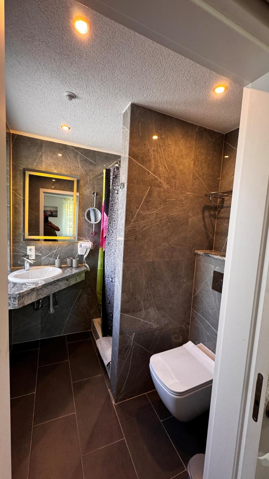 Bodensee Sunshine Zimmer & Apts. Uhldingen-Mühlhofen Zewnętrze zdjęcie